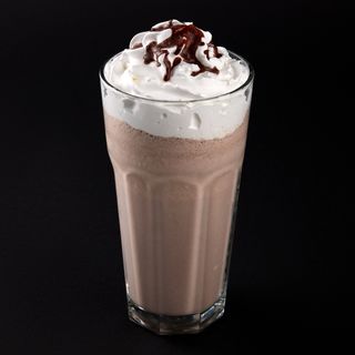 Milkshake cu inghetata de vanilie si ciocolata