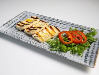 Branza halloumi la gratar