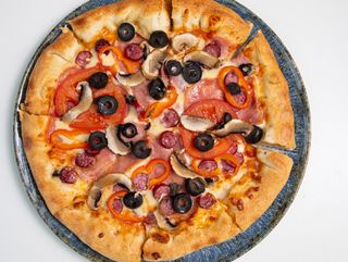 PIZZA TAVERNEI + O DOZA COLA