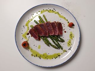 Ton la plita cu sos teriyaki