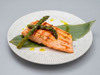 Grilled salmon 200g