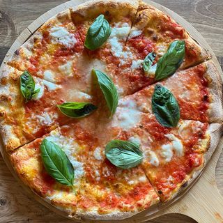 Pizza Margherita cu Bufala