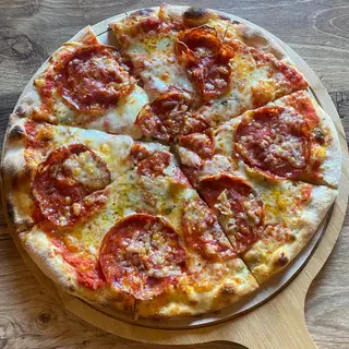 Pizza Quatro Formaggi cu Salam Picant