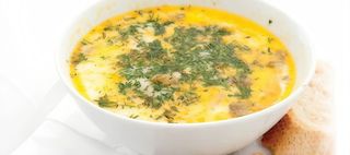 Ciorbă de salată cu afumătură