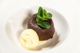 Lava cake cu inghețată