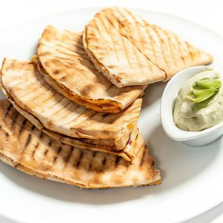 Quesadilla picanta cu vita