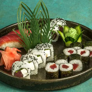 Nobori Tuna Plate