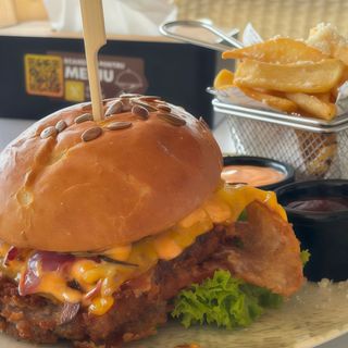 Burger de vită în panko cu sos cheddar (640 gr)