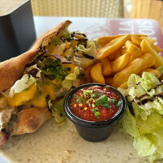 Oferta Steak Sandwich (620 gr) + extra 1 x răcoritoare 0,25 ml/0,33 ml(gratis)