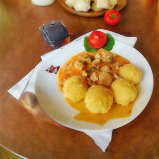 Papricas de pui cu mamaliguta