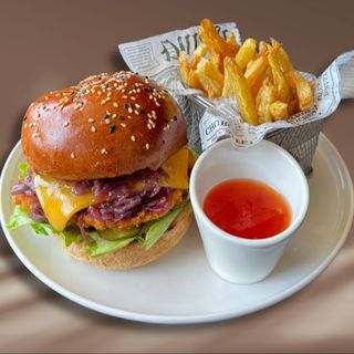 Crispy chicken burger