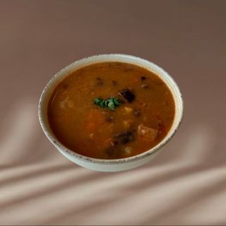 Supa de fasole Jokai cu ciolan