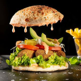 Falafel cu avocado la chiflă