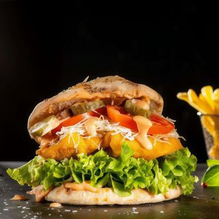 Meniu Șnițel de pui la chiflă