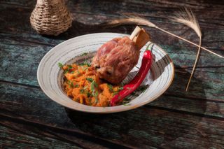 Ciolan de porc cu varza calita