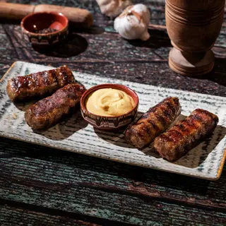 4 Mici cu Mustar