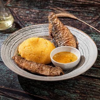 Macrou tavalit cu mamaliga