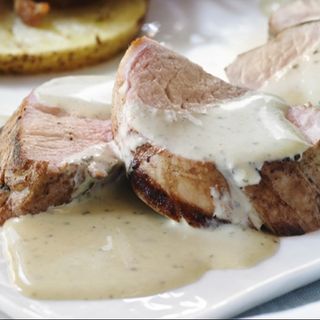 Muschi porc cu sos de gorgonzola