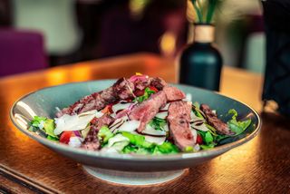 Grilled beef salad