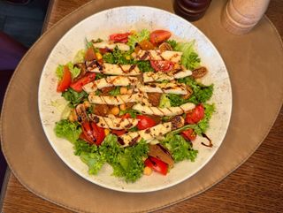 Halloumi Salad