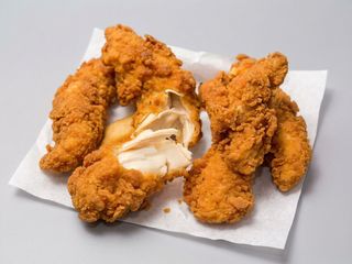 CRISPY STRIPS 5 BUC + CARTOFI