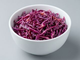 Salata de varza rosie