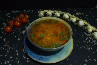 Ciorba taraneasca cu fasole si afumatura