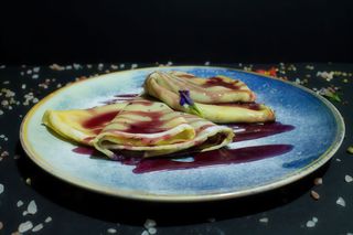 Clatite cu dulceata de afine