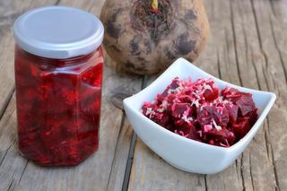 Salata de sfecla rosie