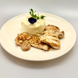 Pulpe de pui dezosate la gratar cu piure