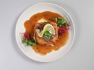 Muschi de vita cu sos de piper verde