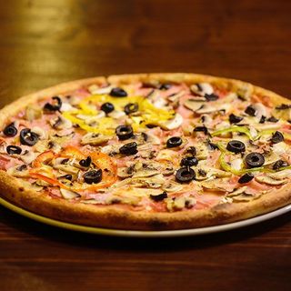 Pizza Prosciutto e Funghi