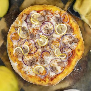 Pizza Tonno