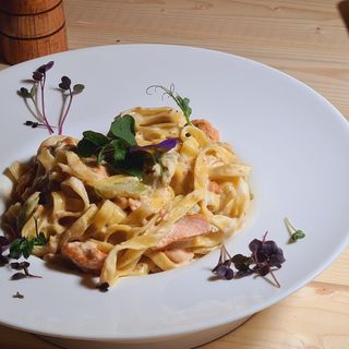 Creveţi cu tagliatelle