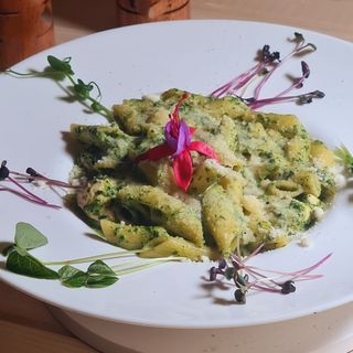 Penne cu pui și spanac