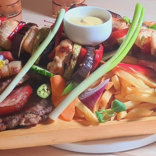 Platou Amparo (pentru 4 persoane)