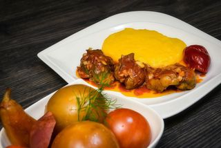 Meniu Ficatei de Pui in Sos Rosu + Garnitura