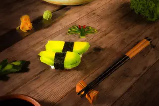 Nigiri cu avocado