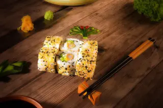 Roll cu creveti katsu