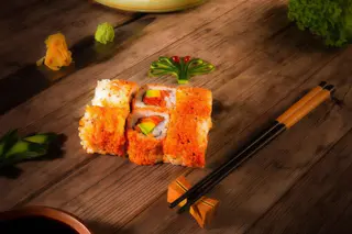 Roll cu somon picant