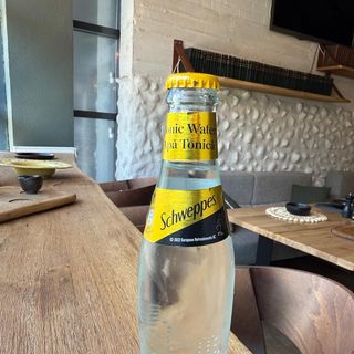 Schweppes Tonic