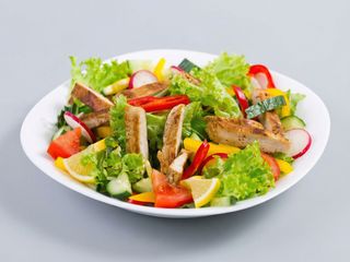 Salata cu piept de pui