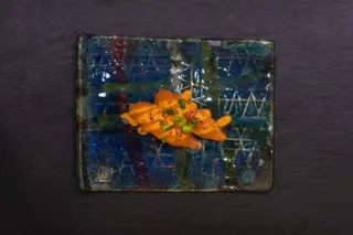 Spicy salmon nigiri