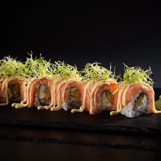 Tataki salmon roll