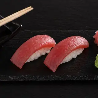 Tuna nigiri
