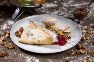 Clatite cu Nutella si nuca