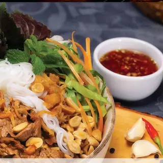 Bún bò Nam Bộ