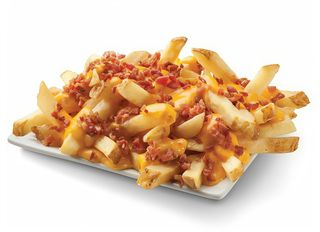 Cartofi prajiti cu cheddar si bacon