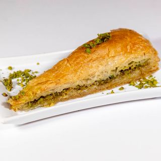 BAKLAVA TRIUNGHI CU FISTIC