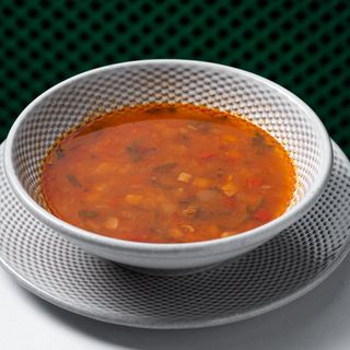 Zuppa rumena di manzo